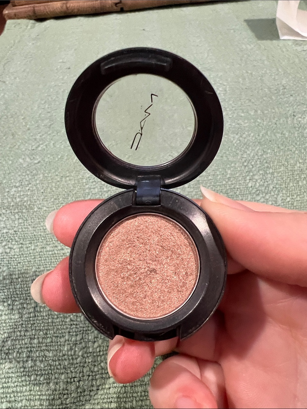 MAC Cosmetics Honesty Eyeshadow - Picture 2 of 4